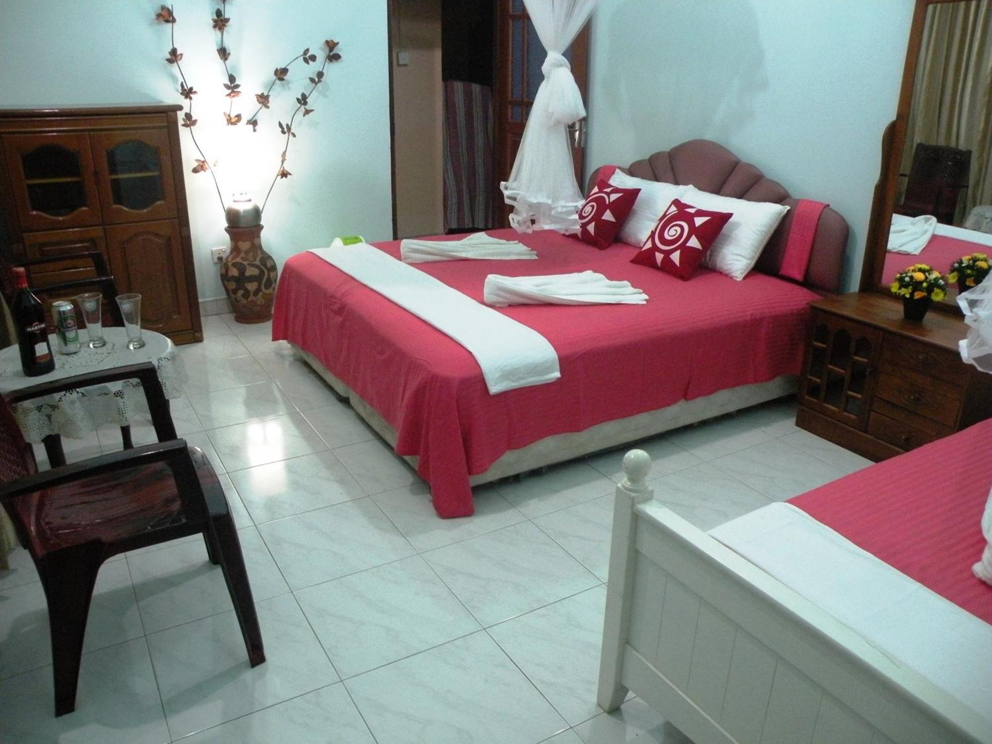 Henderson Airport Residence Negombo Quarto foto