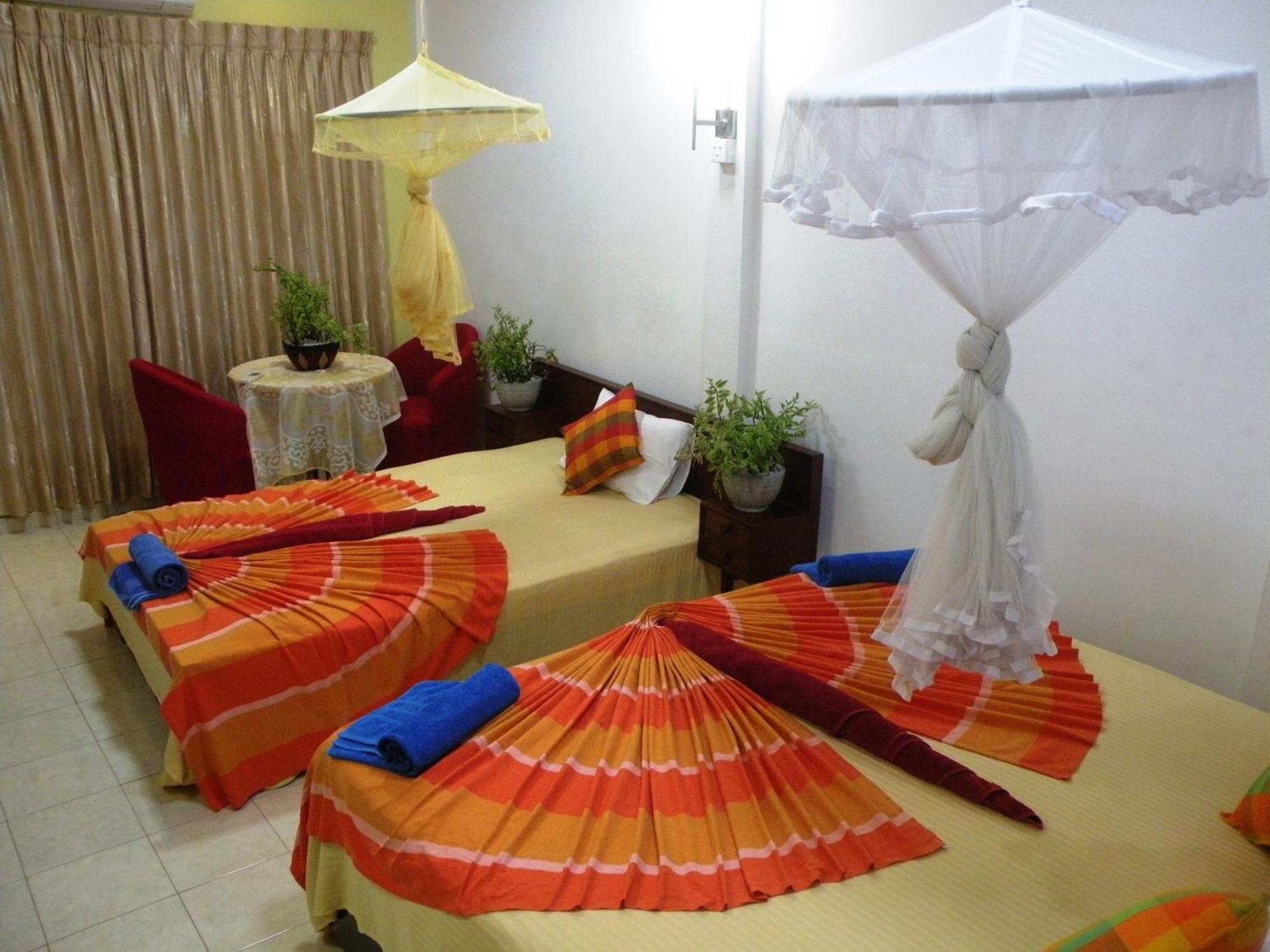 Henderson Airport Residence Negombo Quarto foto