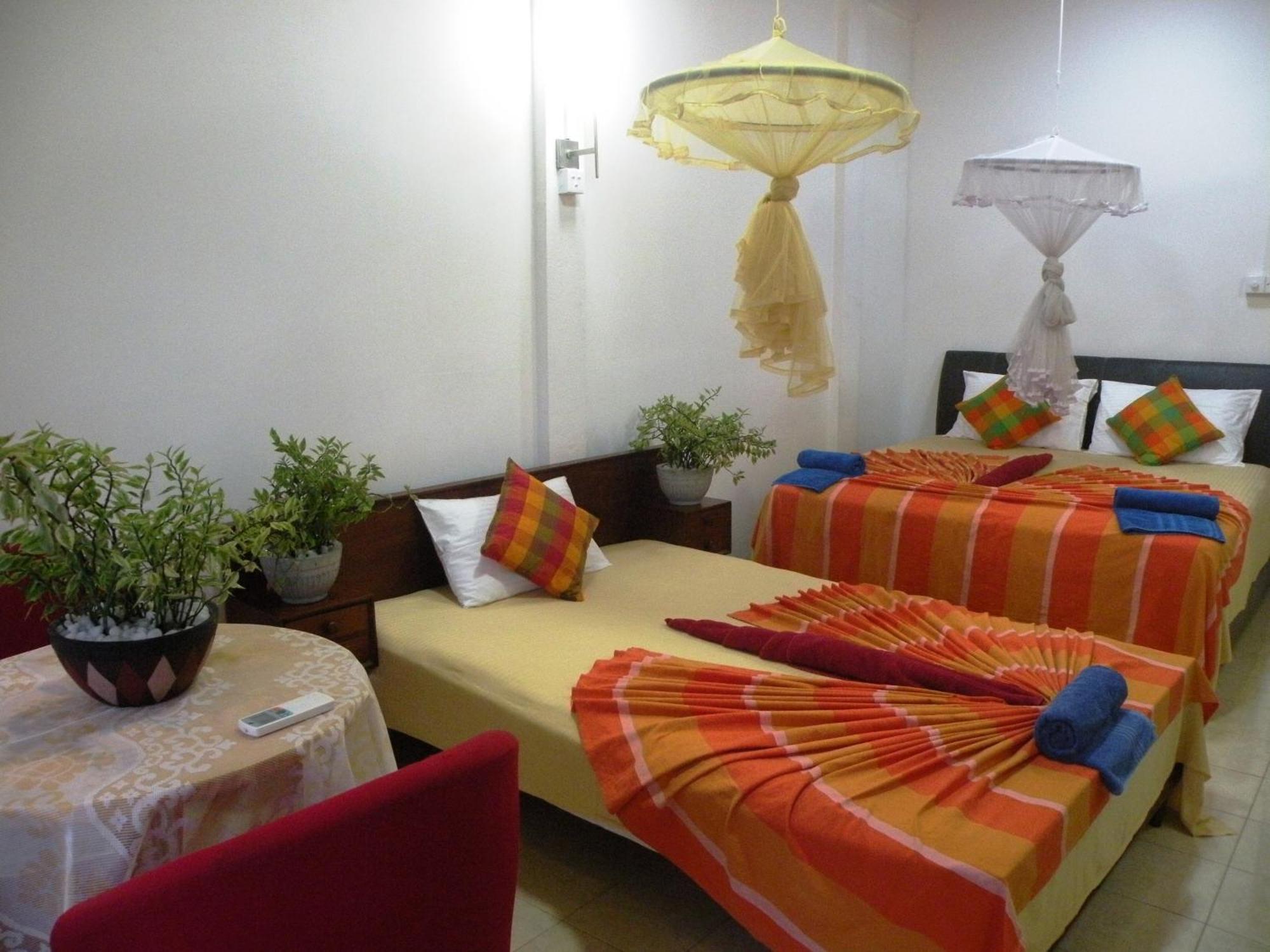 Henderson Airport Residence Negombo Quarto foto