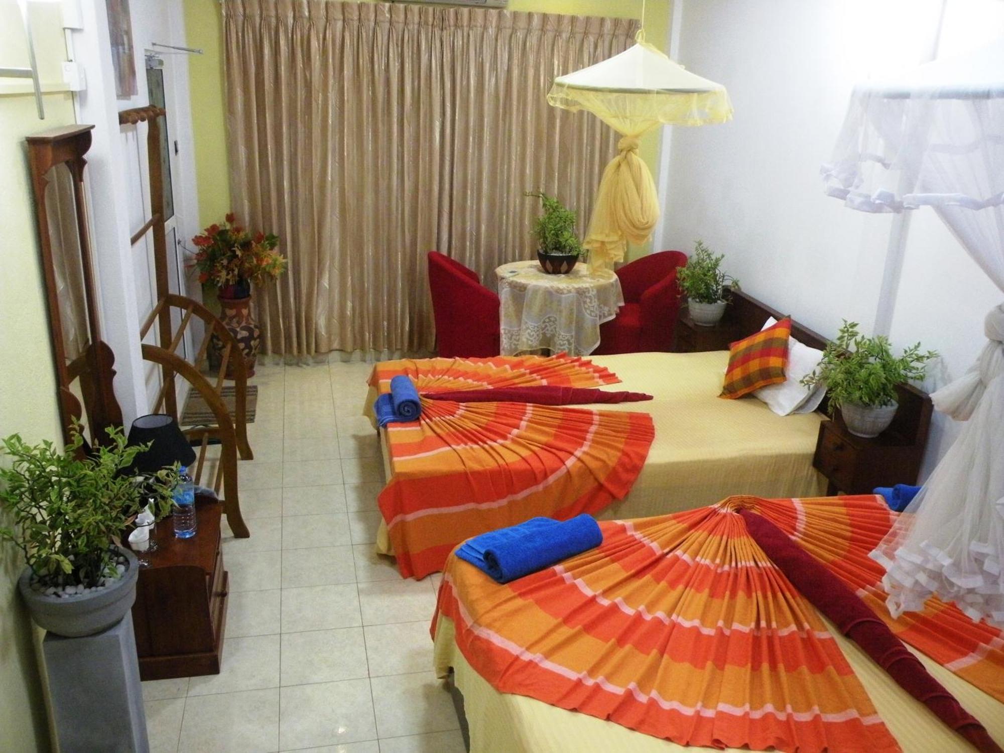 Henderson Airport Residence Negombo Quarto foto