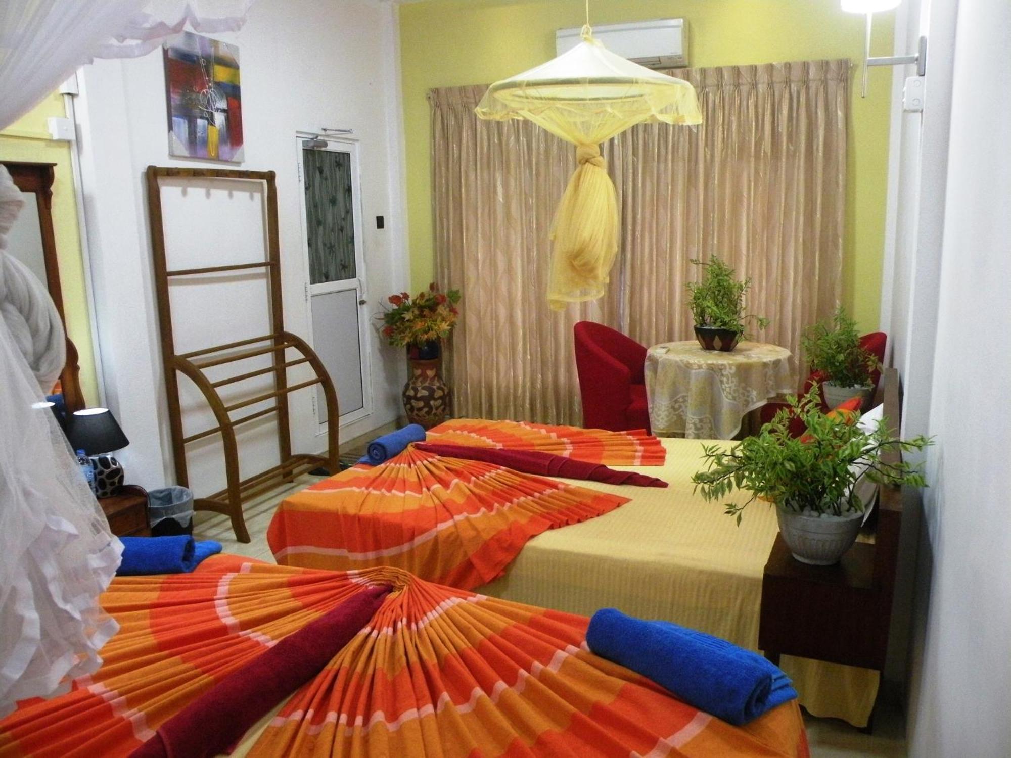 Henderson Airport Residence Negombo Quarto foto